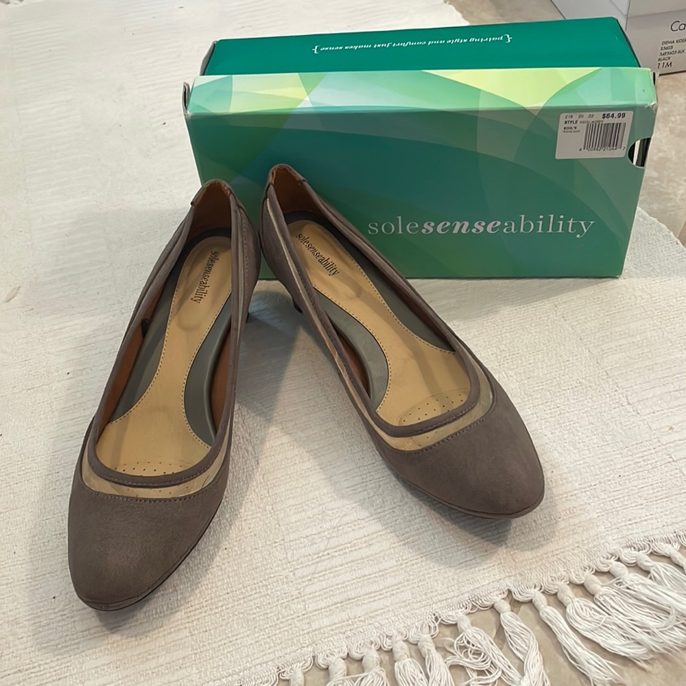 SoleSensibility by Naturalizer Delia Grey Low Heel 11